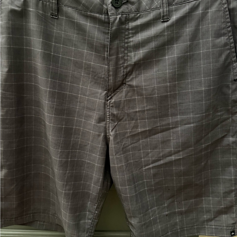 Quiksilver Men's Gray Plaid Shorts